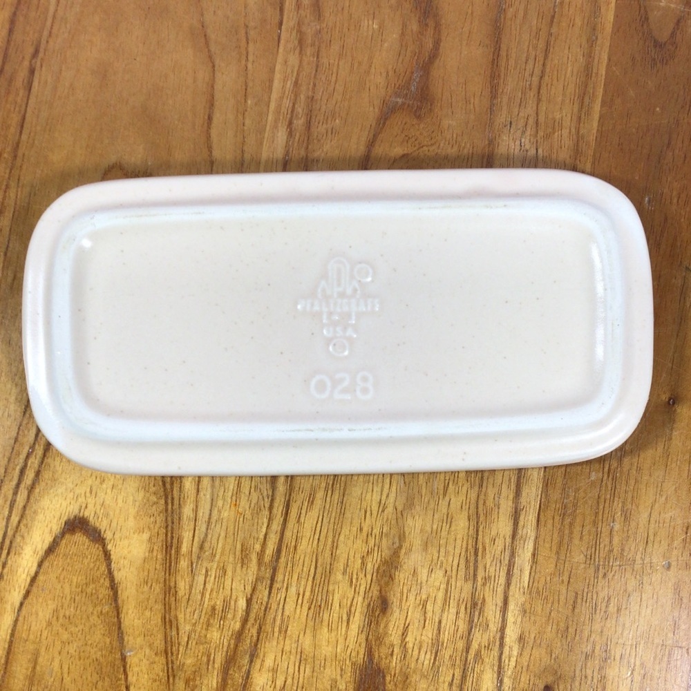 Vintage Pfaltzgraff Remembrance Covered Butter Dish - Picture 3 of 8